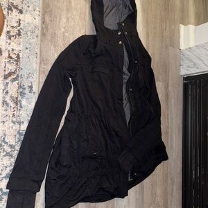 Lululemon Women's Black Hooded Jacket Size 8